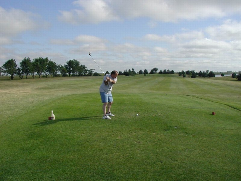 2004/07(July)/06(Golf-Fish-Lake)/800x600_2004-07-30 08-17-55.JPG